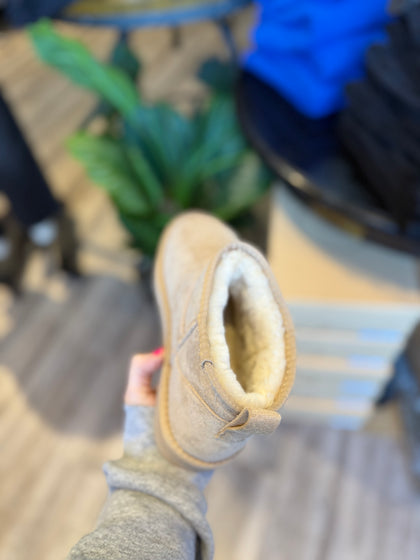 Mute boots