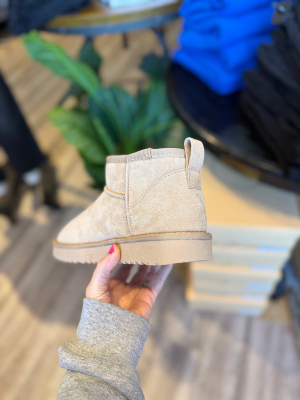 Mute boots