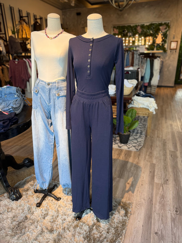 1007 navy